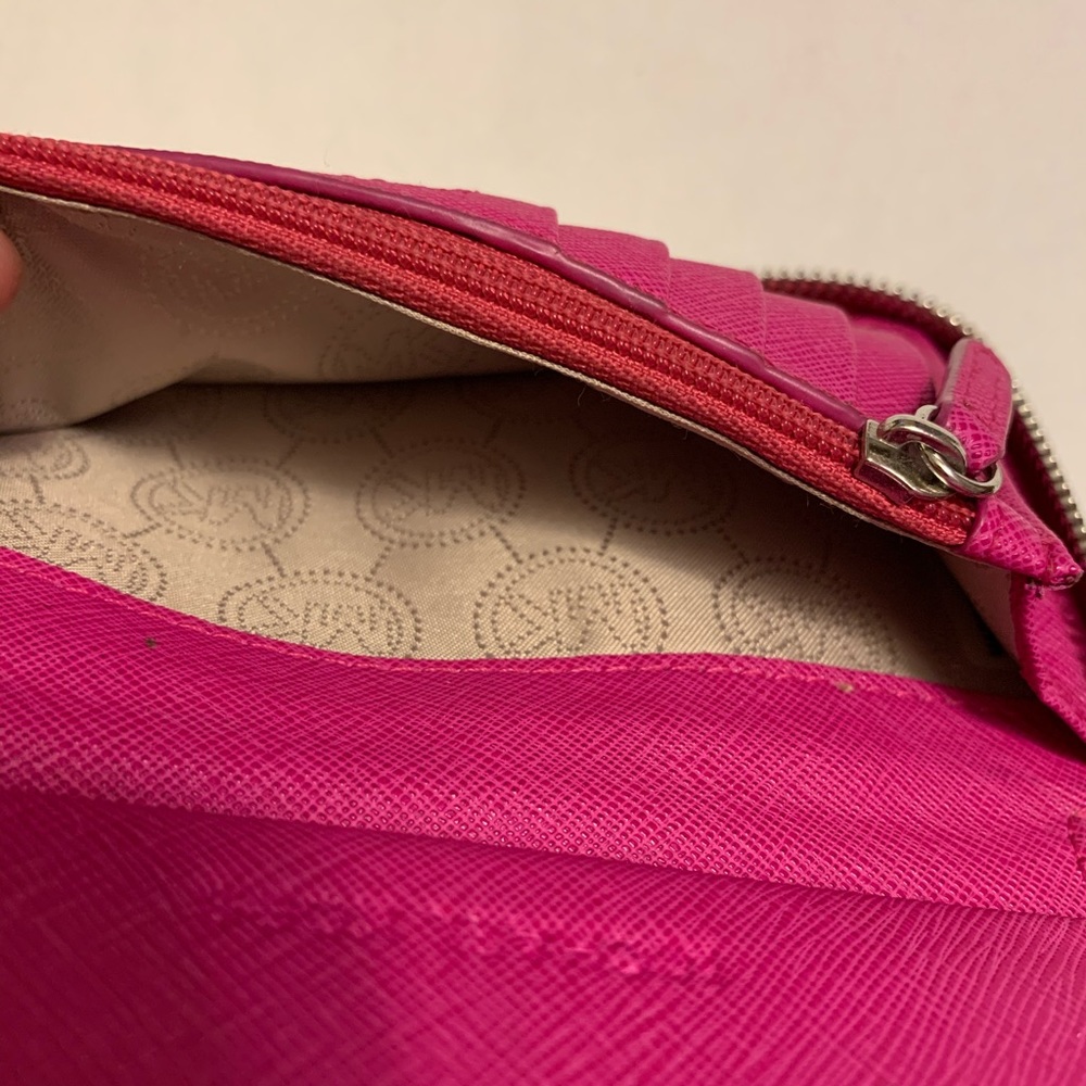 Michael Kors wristlet wallet - Picture 10 of 10